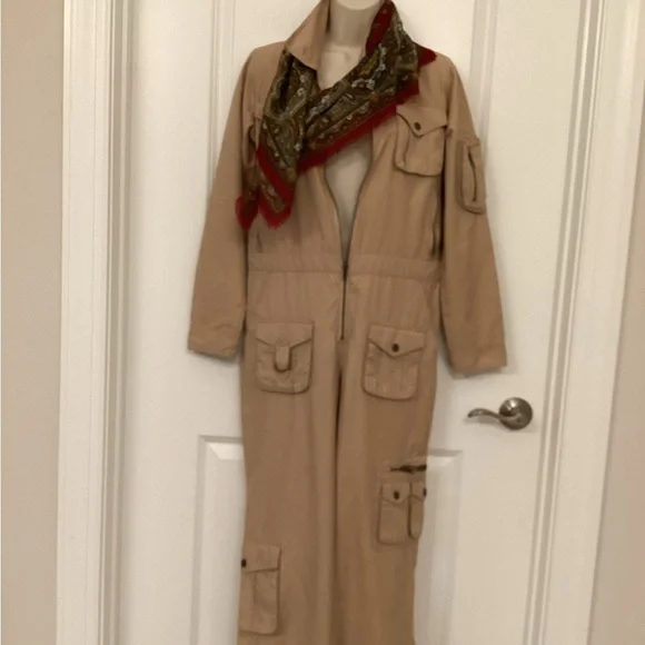 Refuge Kaki Jumpsuit SZM - Picture 3 of 12